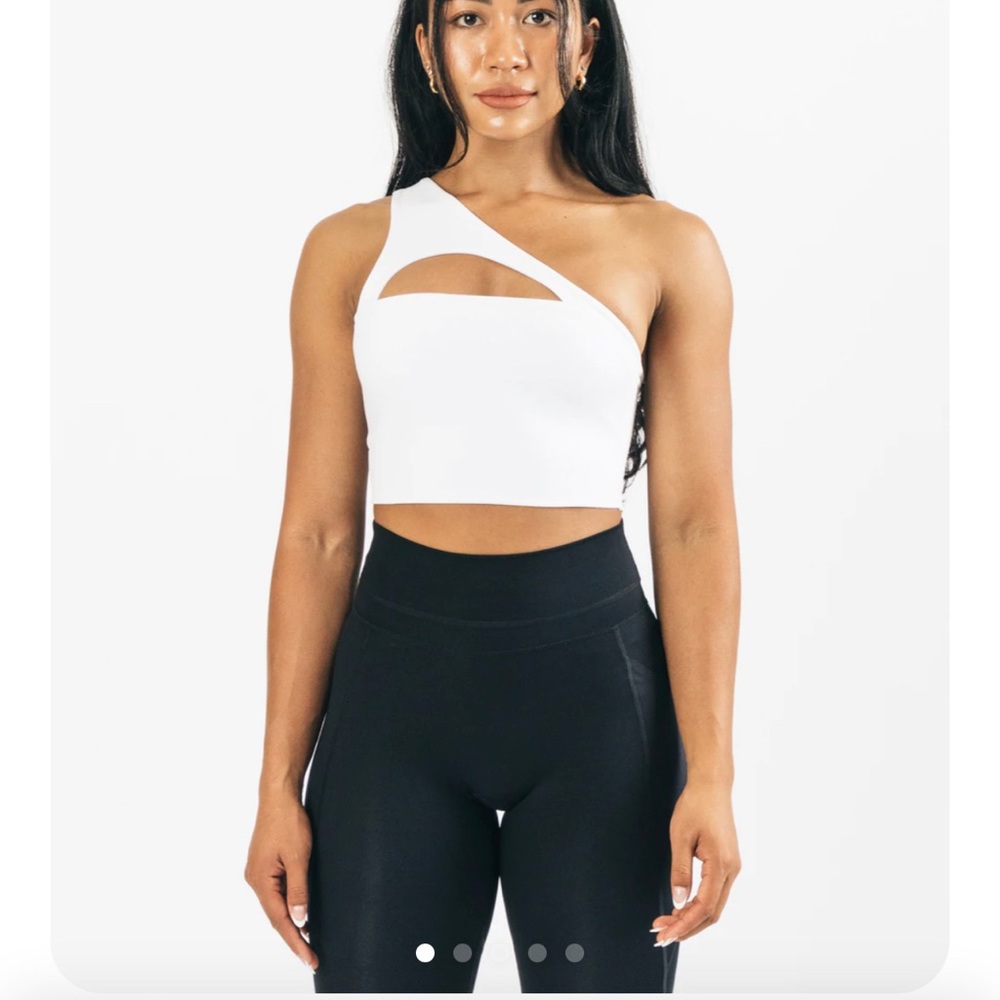 SOLD - BNWT Alphalete Alphalux Asymmetrical Bra White